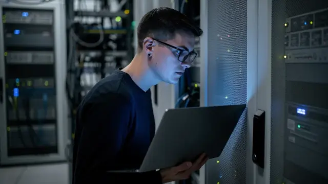 Technische Schwachstellen und menschliche Fehler als Ursachen für Datenlecks erkennen