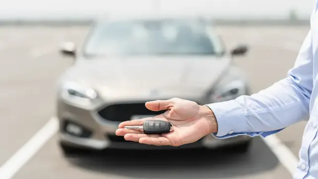 Leasingfahrzeug Verkauf während Vertragslaufzeit mit Leasinggeber und Vertragsprüfung sichern